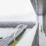 Skyline River & Eurovea Tower דירה ברטיסלאבה