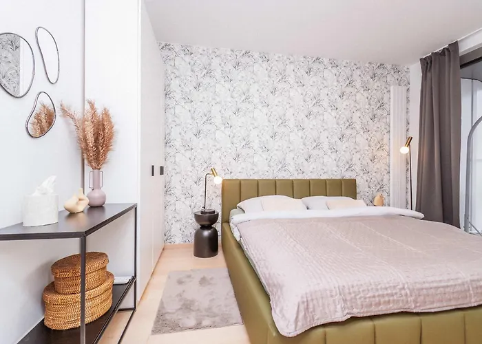 Skyline River & Eurovea Tower アパート