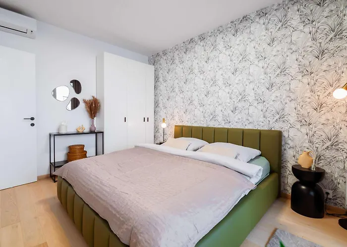 Skyline River & Eurovea Tower ブラチスラヴァ