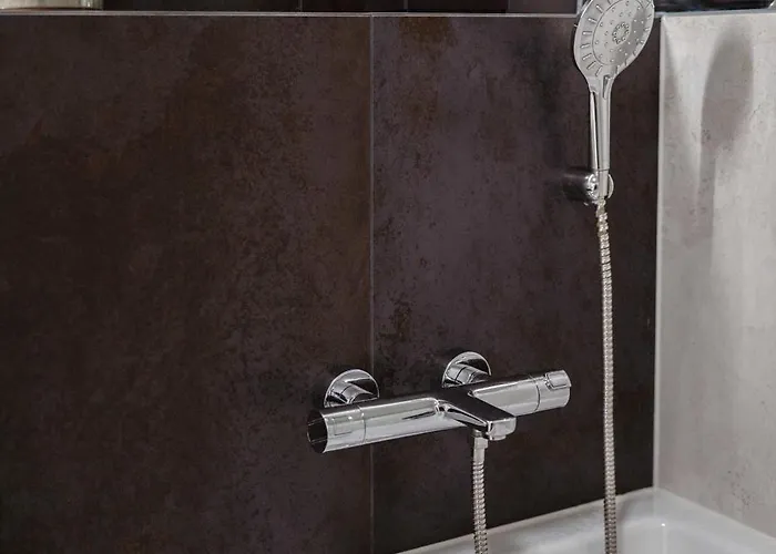 Skyline River & Eurovea Tower *