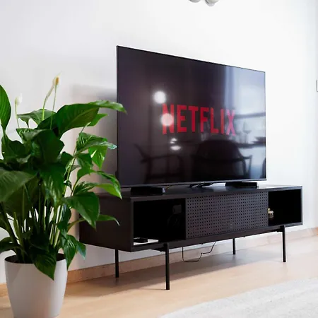 Skyline River & Eurovea Tower Apartment Bratislava