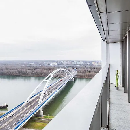 Skyline River & Eurovea Tower Apartament Bratysława